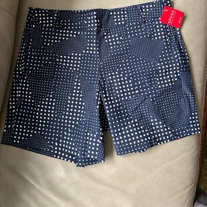 NWT SPANX Sunshine shorts 6" M
